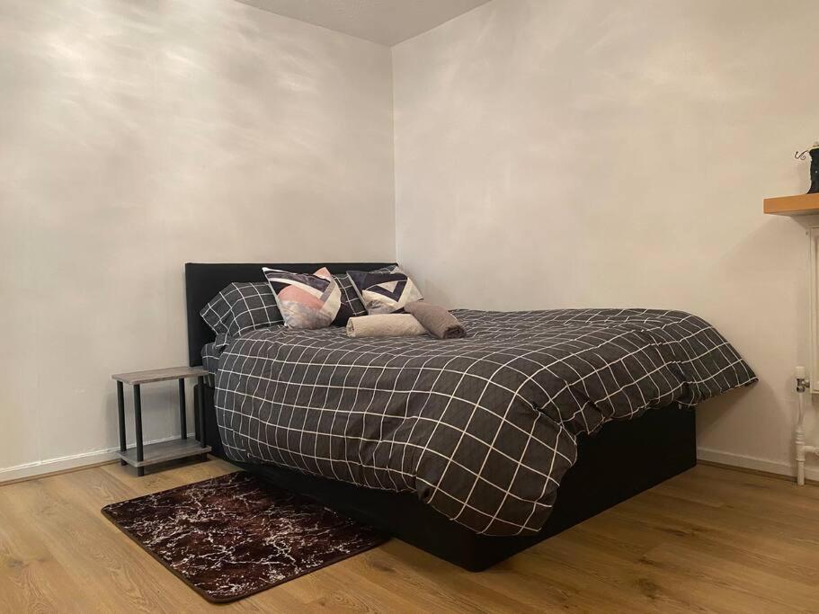 2 Bedroom Flat Camberwell Grove London Exterior photo