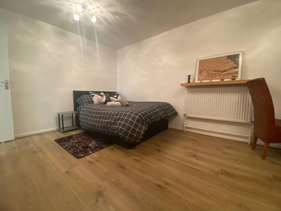 2 Bedroom Flat Camberwell Grove London Exterior photo