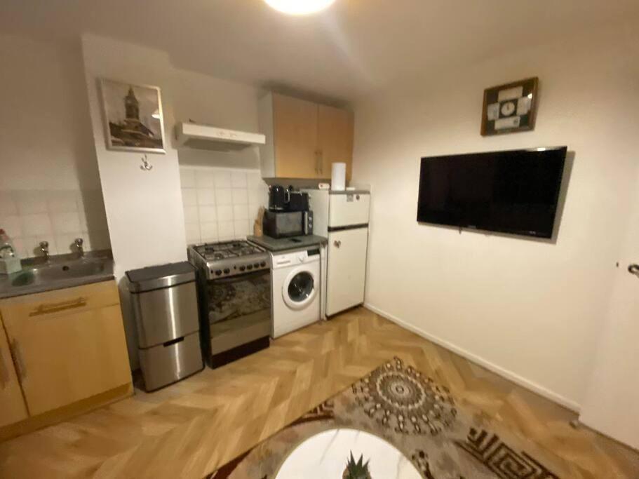 2 Bedroom Flat Camberwell Grove London Exterior photo